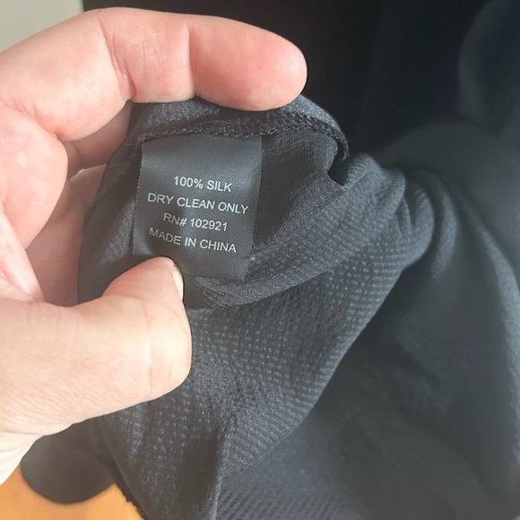 Little black silk dress - Picture 5 of 10